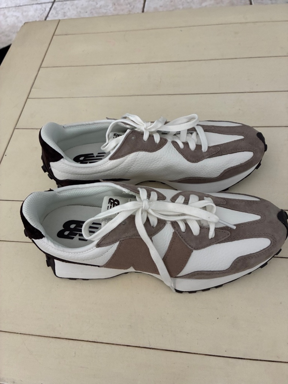 New Balance unisex running shoes. Mens” size 9.5 or women’s size 11. New $169.00 - Picture 2 of 6